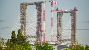 El puente del Centenario: cinco años de obras, contrato rescindido y un futuro incierto